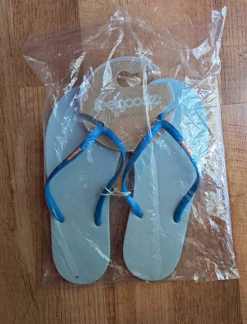 NEW! Feelgoodz NWT Light Blue Flip Flops with Blue Straps